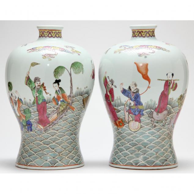 pair-of-chinese-famille-rose-vases