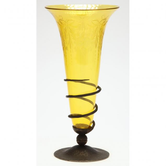 carder-era-bristol-yellow-limousine-vase-steuben