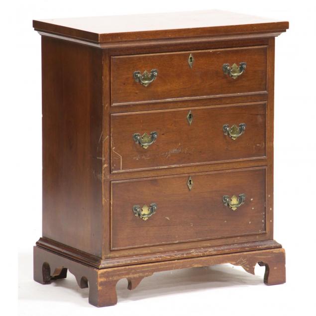 craftique-three-drawer-night-stand