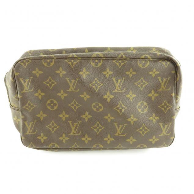 louis-vuitton-cosmetic-bag