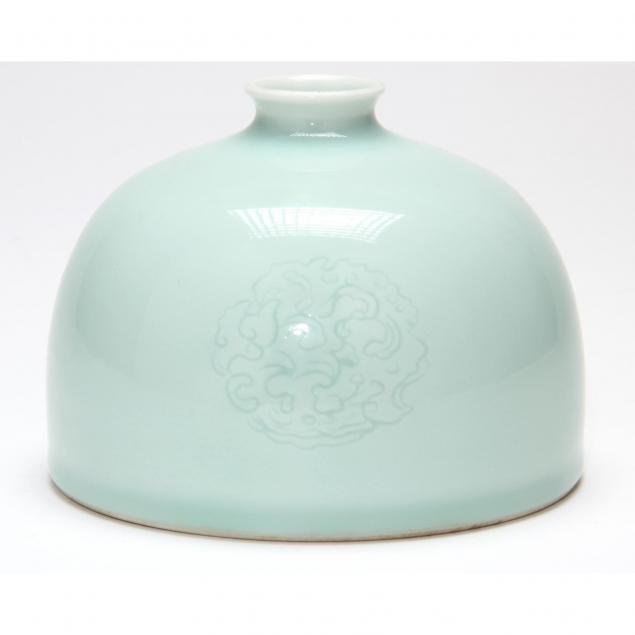 chinese-porcelain-celadon-water-pot-taibai-zun