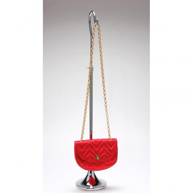 vintage-red-satin-evening-bag-chanel