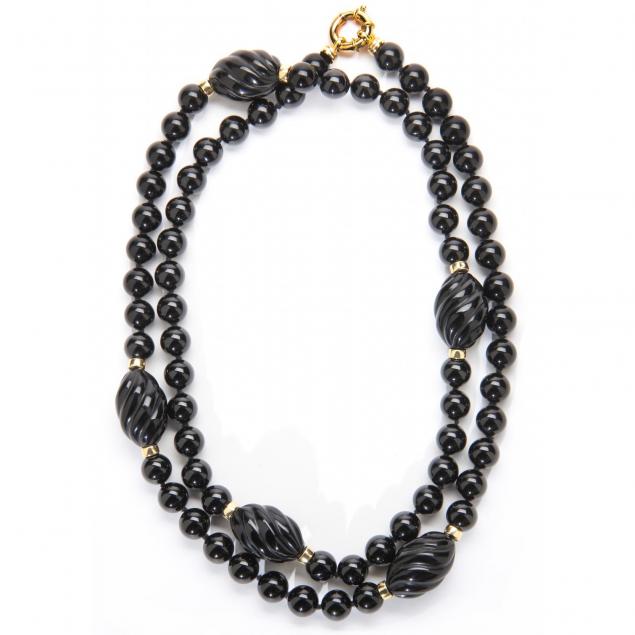 carved-onyx-and-gold-necklace