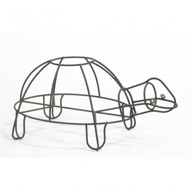 turtle-form-iron-topiary-frame