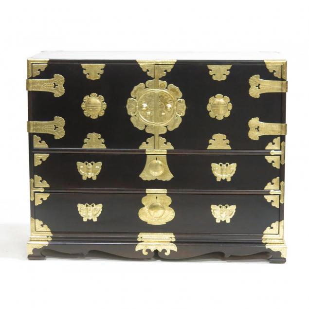 asian-lacquered-tansu-chest