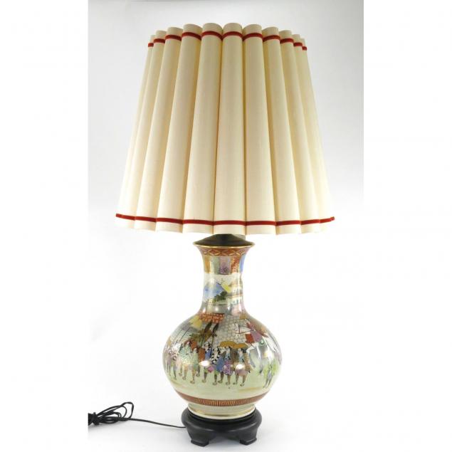 satsuma-lamp-with-figures