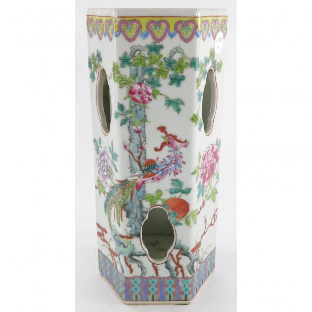 chinese-porcelain-famille-rose-wig-stand