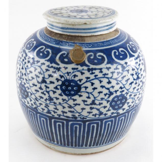 chinese-blue-and-white-decorated-lidded-ginger-jar