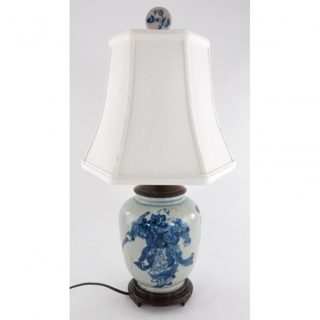 chinese-porcelain-table-lamp