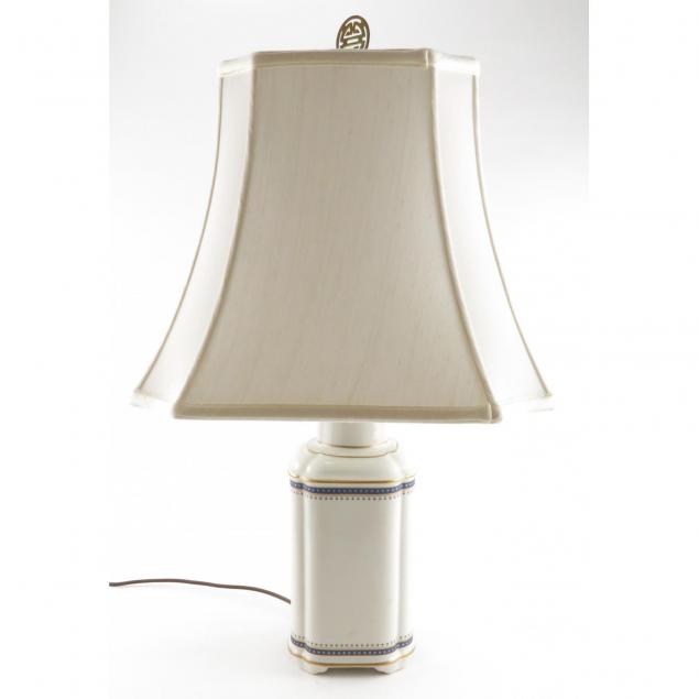 porcelain-tea-caddy-form-table-lamp