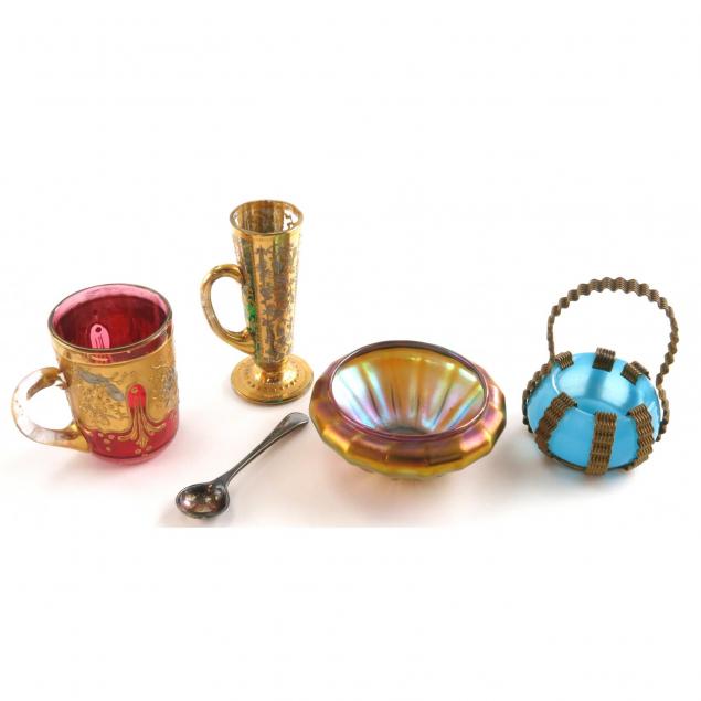 four-pieces-of-assorted-diminutive-art-glass