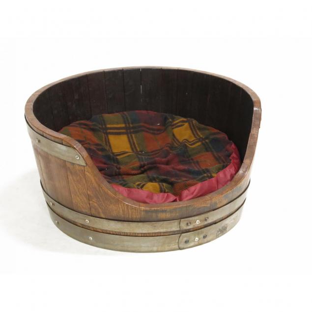 wine-barrel-form-pet-bed