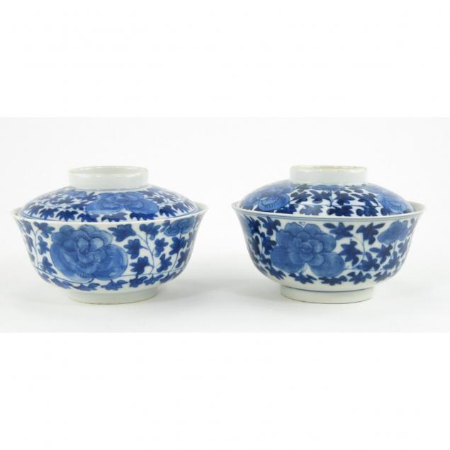 two-chinese-porcelain-blue-white-bowls-with-covers