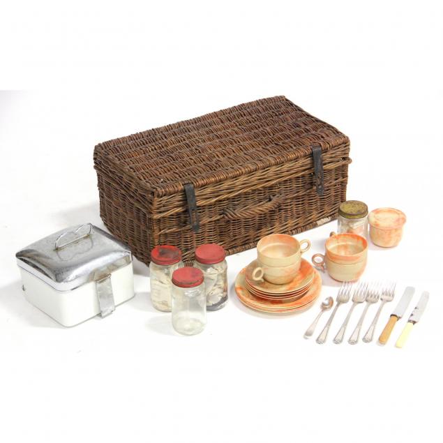 vintage-bandalasta-picnic-traveling-tea-set