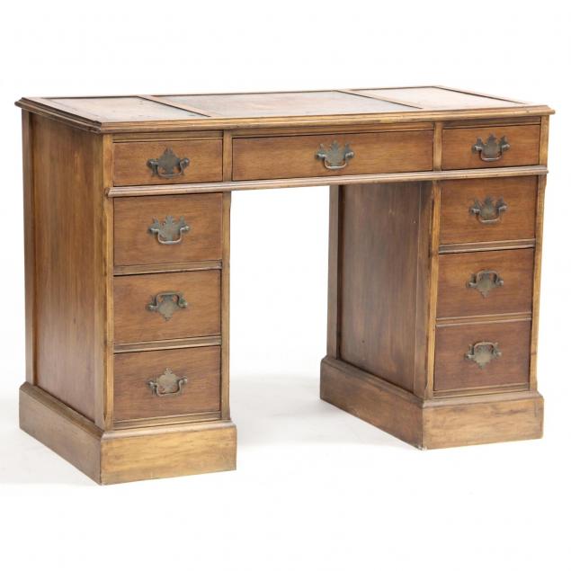vintage-desk-with-leather-top