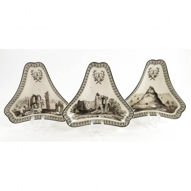 genius-of-wedgwood-triangular-dish-set