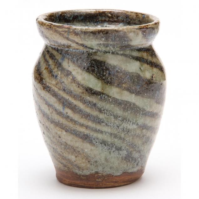 nc-pottery-swirl-vase