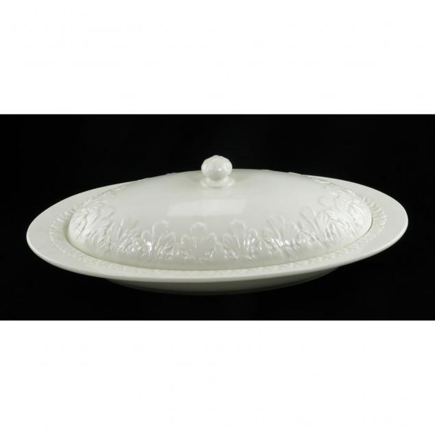 italian-porcelain-lidded-serving-dish