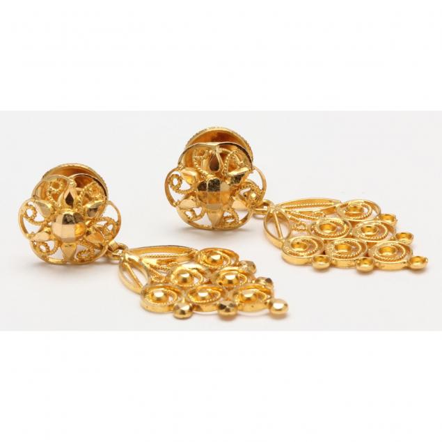 22kt-gold-pendant-earrings