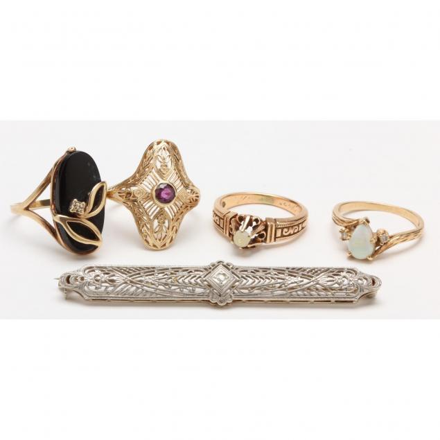 vintage-jewelry-grouping