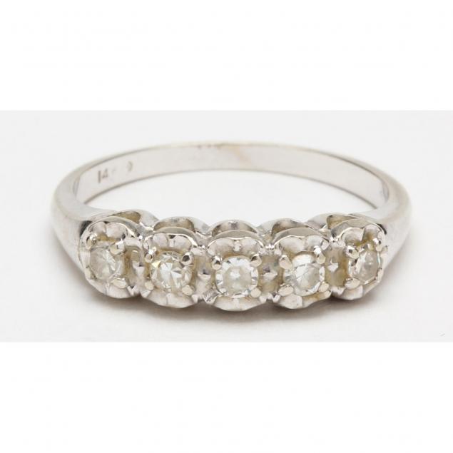 14kt-white-gold-and-diamond-band