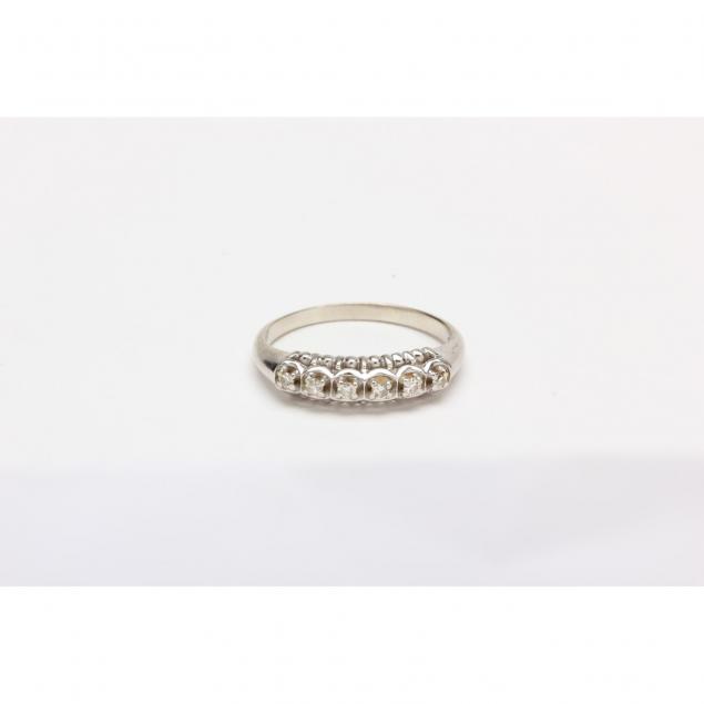 14kt-white-gold-and-diamond-band