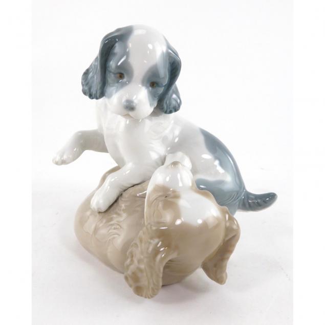 nao-by-lladro-puppies-at-play