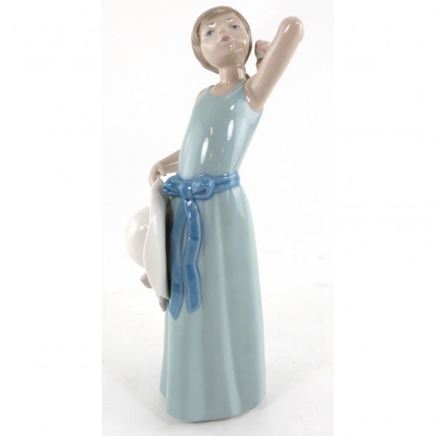 lladro-prissy-girl-with-hat