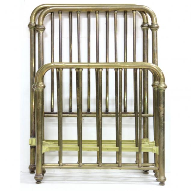 pair-of-antique-brass-twin-beds