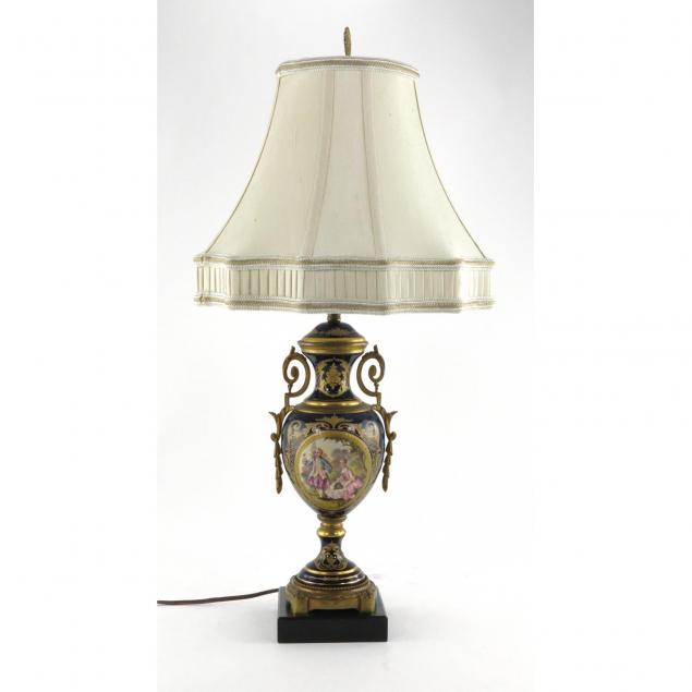 continental-porcelain-table-lamp