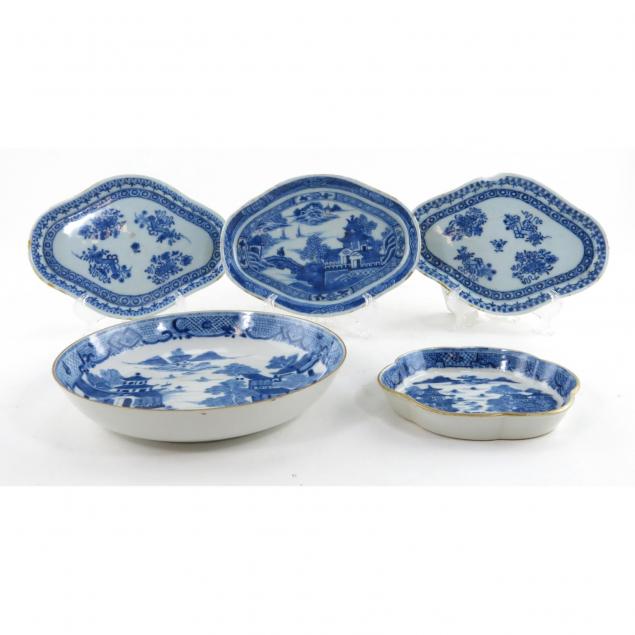 five-chinese-blue-and-white-decorated-serving-dishes
