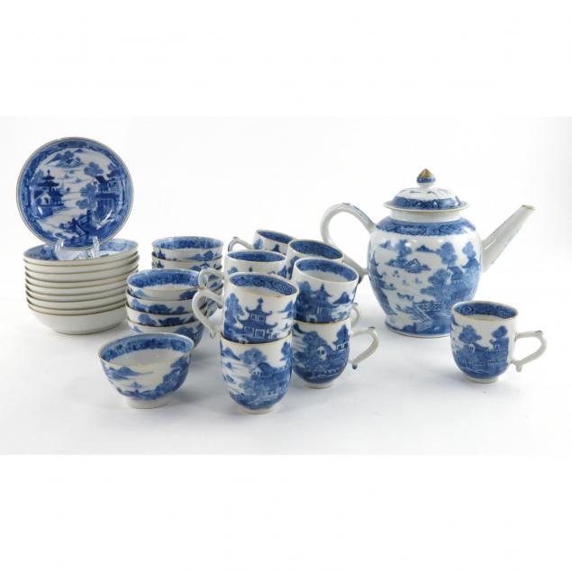 chinese-export-blue-and-white-decorated-porcelain-32-pc-tea-set