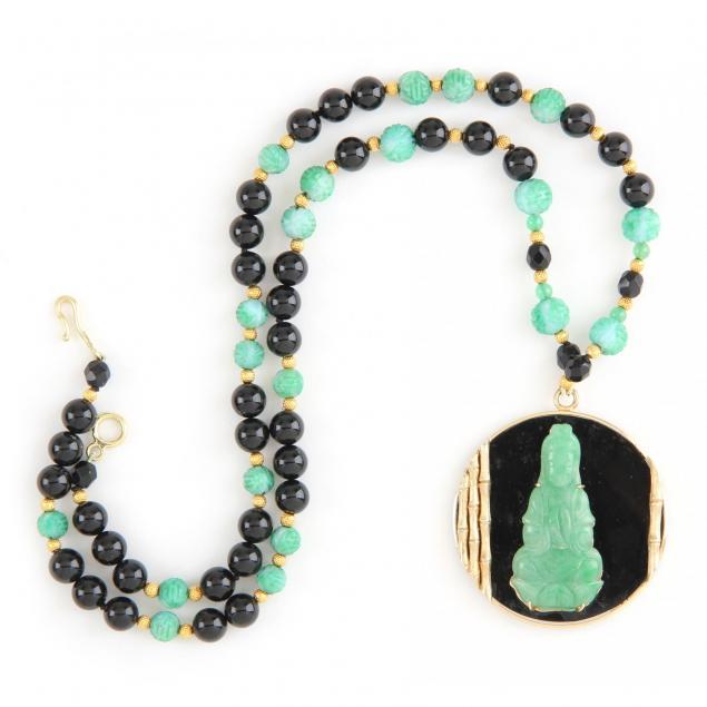 18kt-onyx-and-jade-pendant-necklace