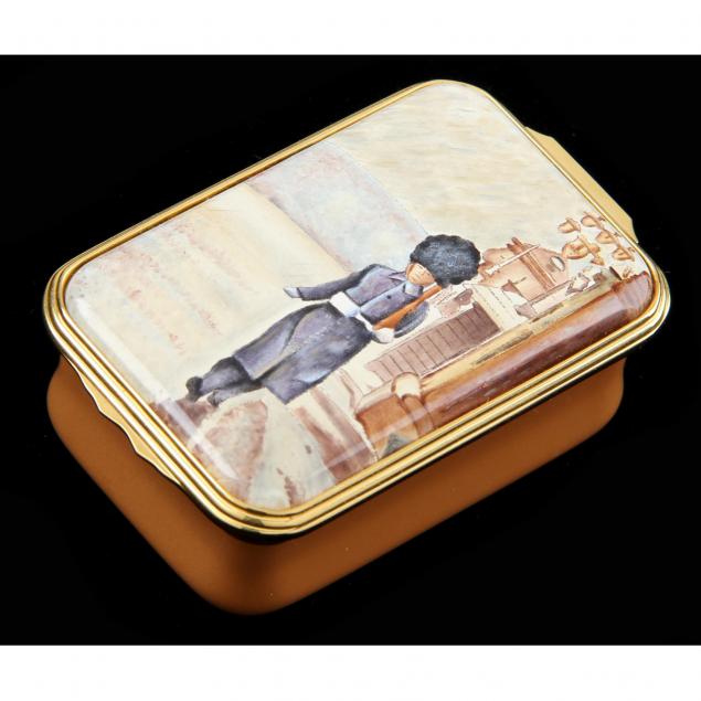 halcyon-days-enamel-box-the-guardsman