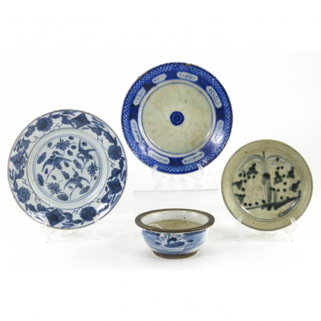 four-chinese-blue-and-white-decorated-items