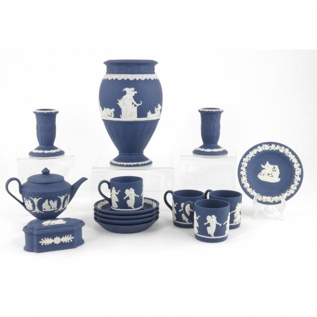 fourteen-pieces-of-wedgwood