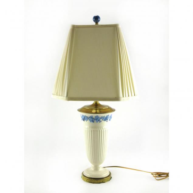 wedgwood-table-lamp