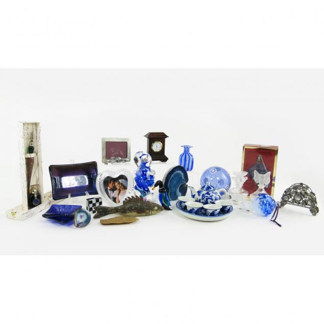 group-of-decorative-objects