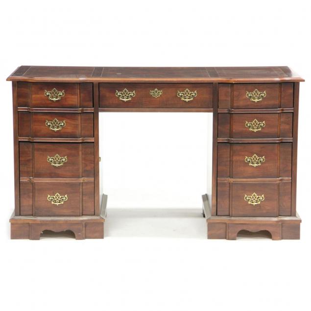 chippendale-style-knee-hole-desk