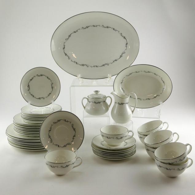 royal-doulton-coronet-dinner-set