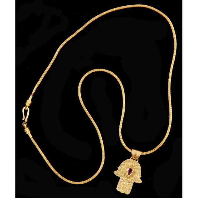 22k-gold-hamsa-necklace