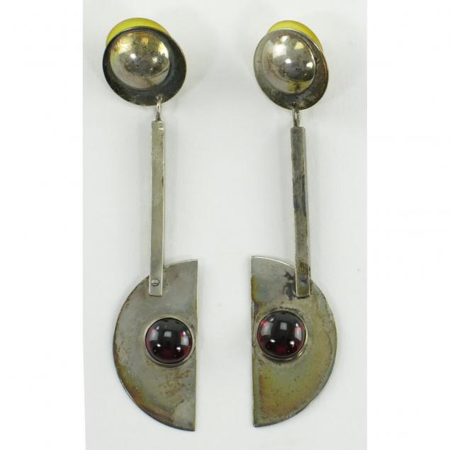 gary-magakis-pa-20th-century-pair-of-earrings
