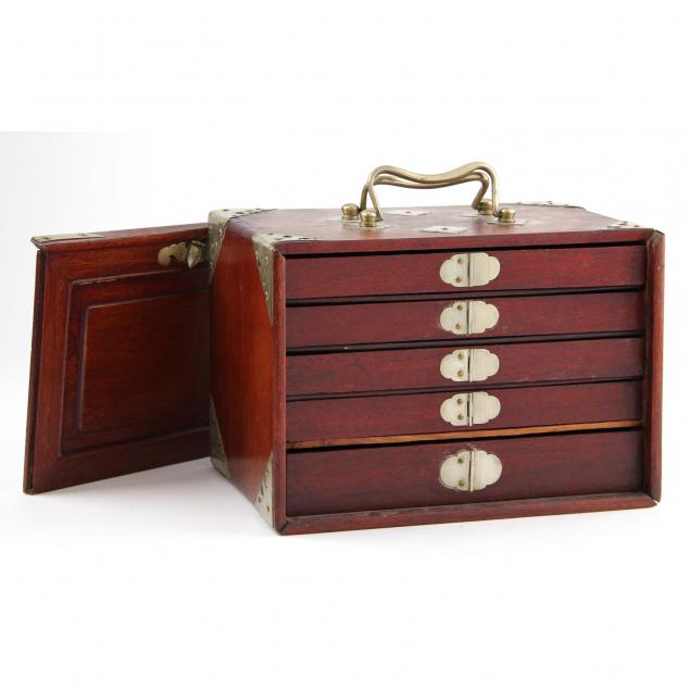 vintage-mahjong-set-in-case