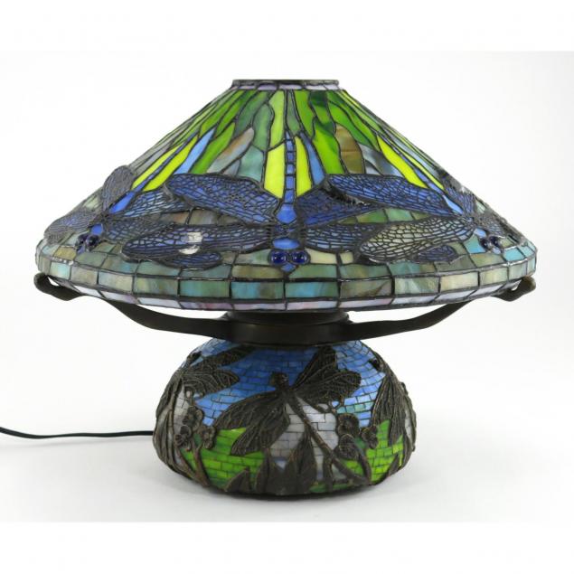 stained-glass-dragonfly-lamp