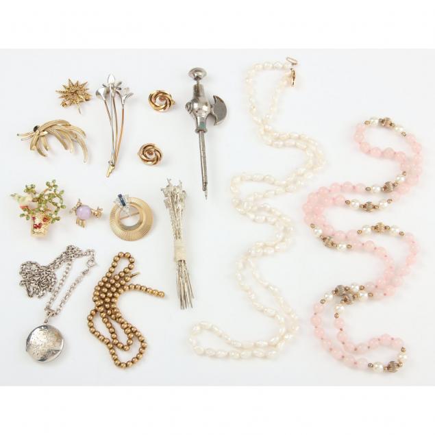 assorted-jewelry-grouping