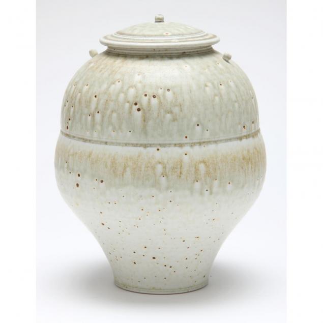 tom-turner-studio-pottery-bifold-jar