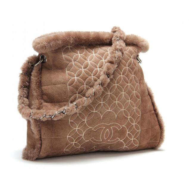 faux-fur-and-suede-logo-handbag-chanel