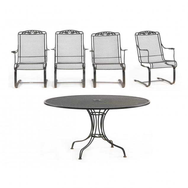 cast-metal-outdoor-table-and-chairs