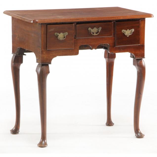 english-queen-anne-dressing-table