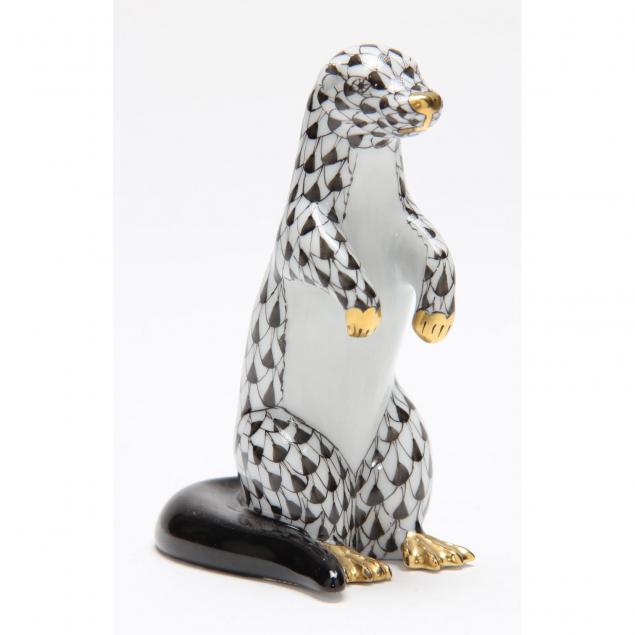 herend-porcelain-standing-otter